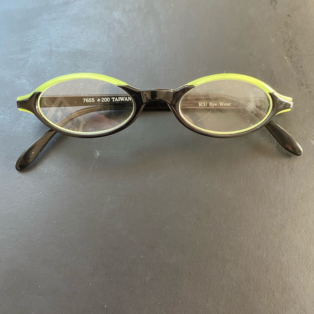 Magnifying Readers